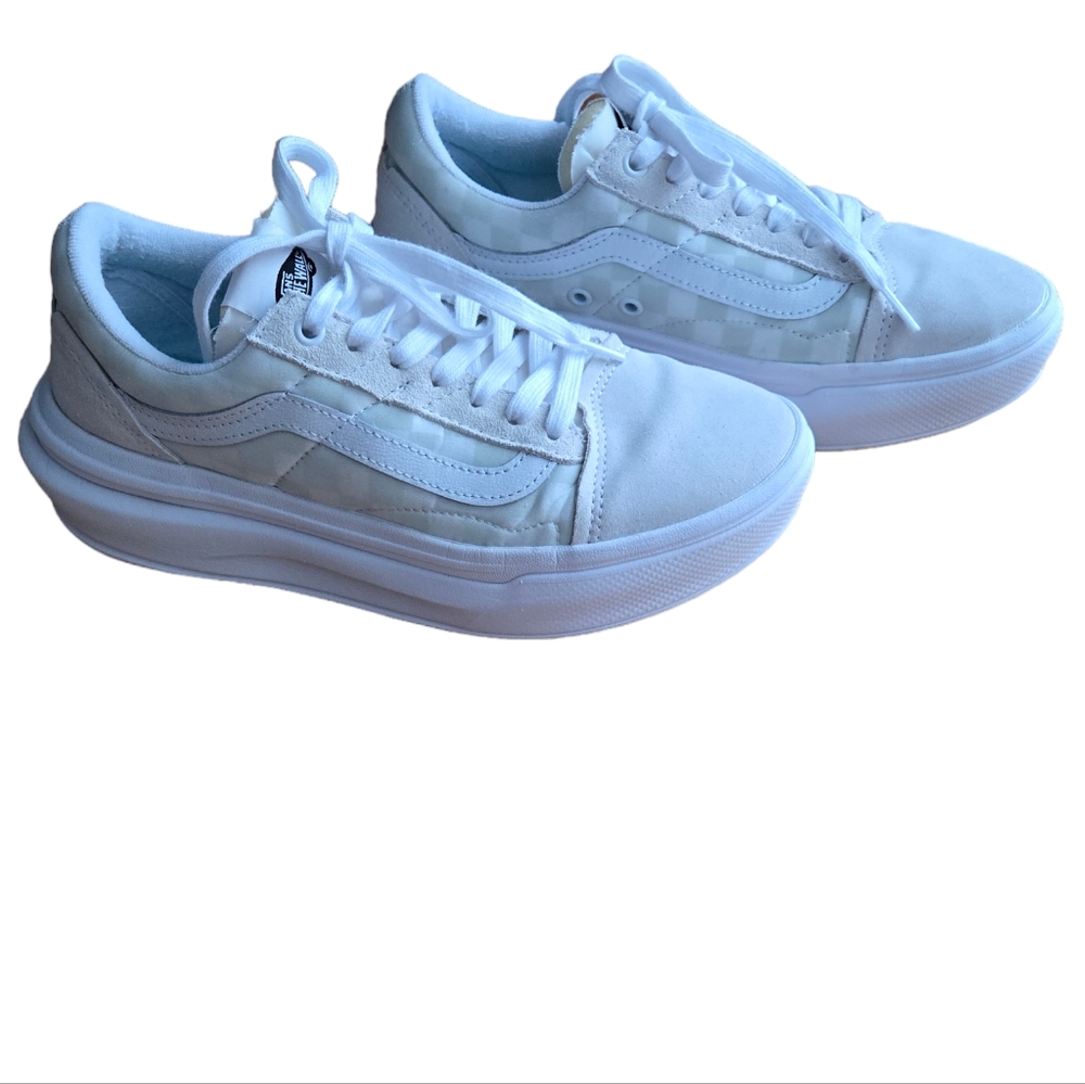 Vans Old Skool Overt CC Checkerboard Unisex White and Cream Sneakers Size 9.5